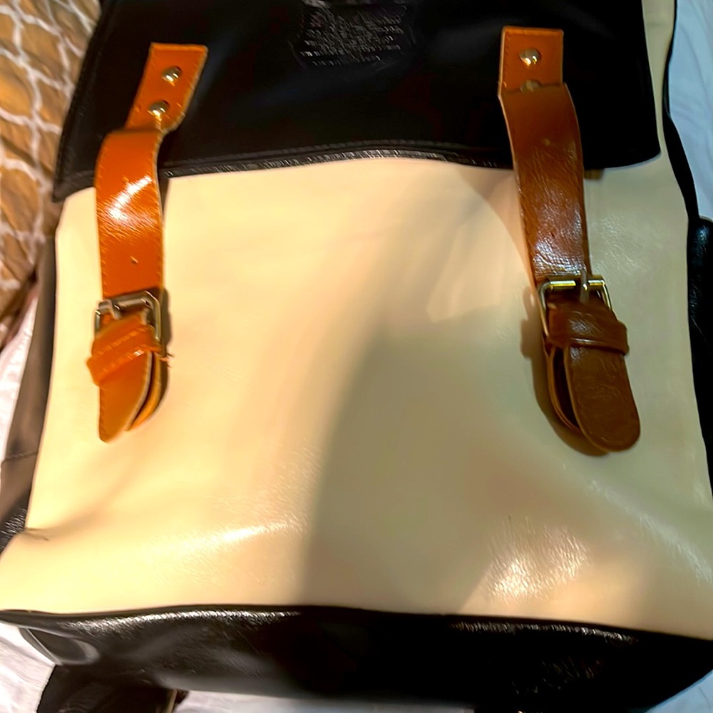 Axixi Vegan Leather Colorblock Backpack